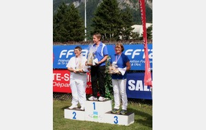 Nelly sur le podium du championnat de France